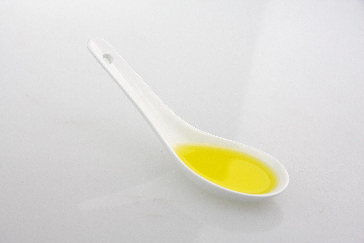 olive, spoon, porcelain spoon, olive oil, nutrition, salad, healthy, cooking, olive oil, olive oil, olive oil, olive oil, olive oil